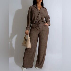 NWT’S CRINKLE PANT SET!